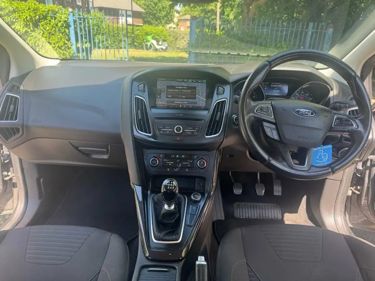 2016-ford-focus-10t-titanium-125ps-hatchback-big-9