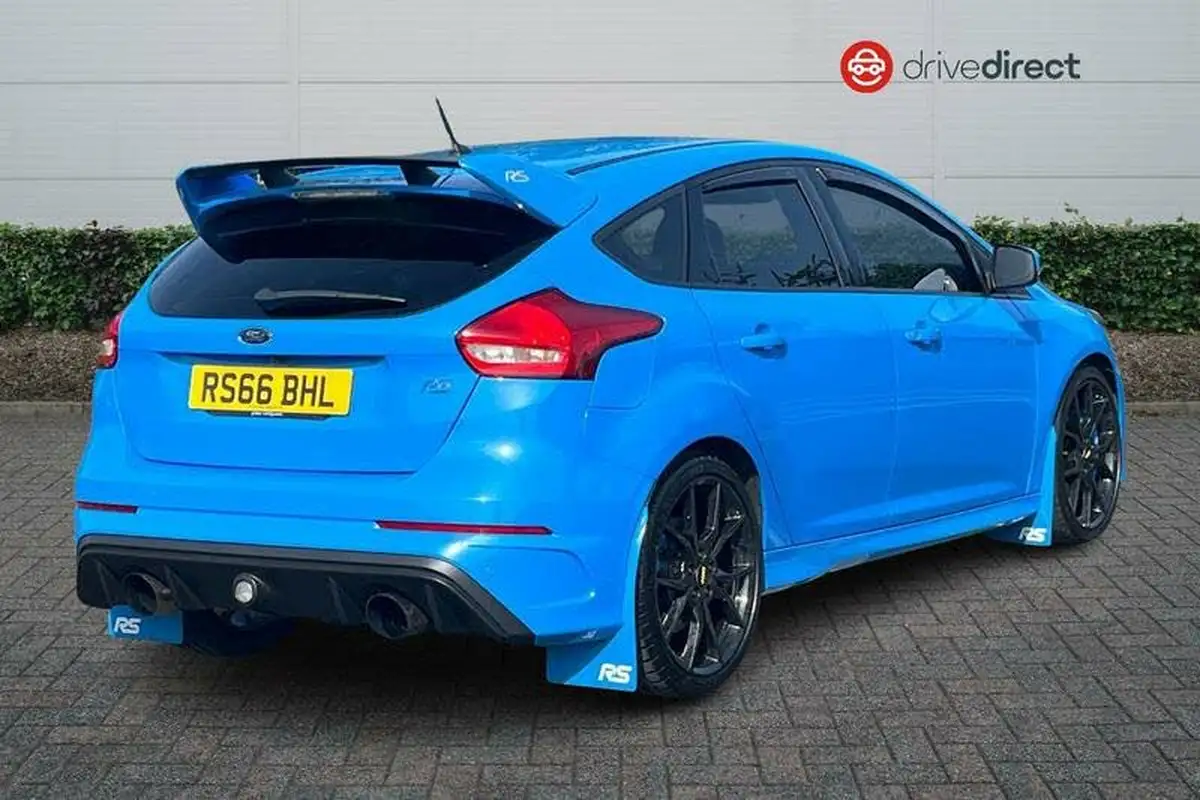 2016-ford-focus-23-rs-big-2