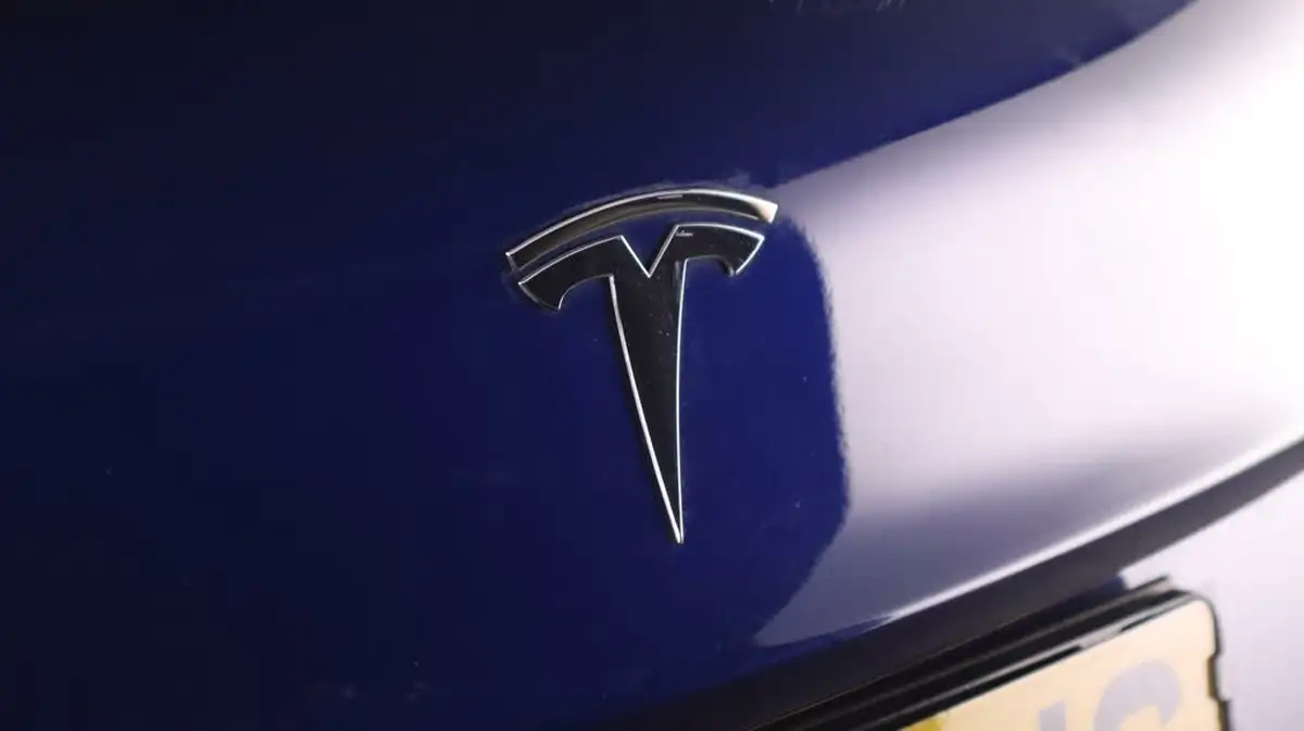 2020-tesla-model-3-e-long-range-big-20