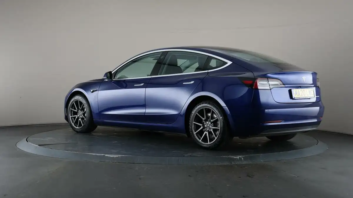 2020-tesla-model-3-e-long-range-big-72