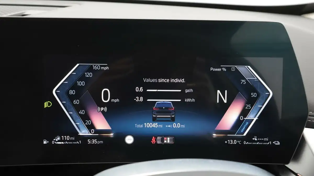 2023-bmw-x1-15-xdrive25e-xline-big-10