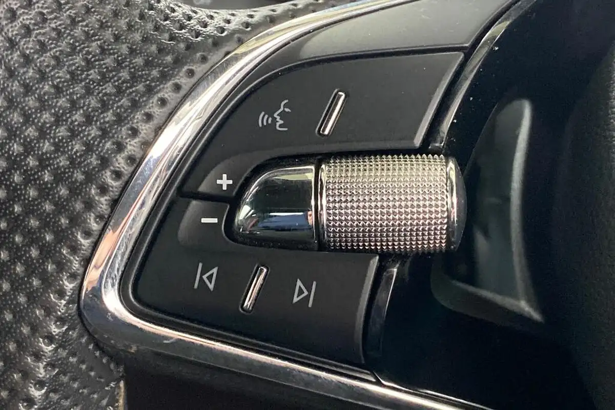 2022-skoda-kamiq-15-tsi-monte-carlo-dsg-big-33