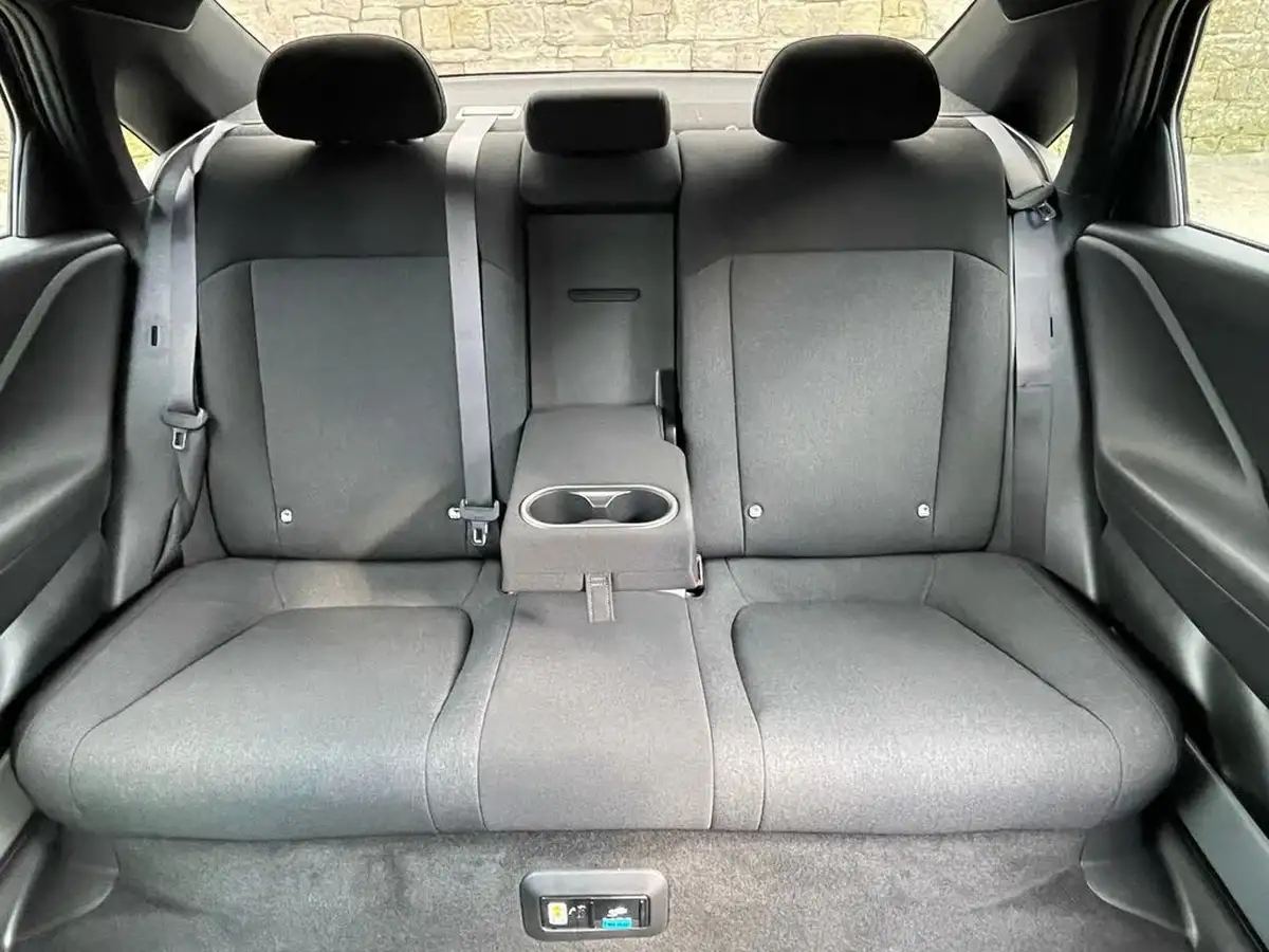 2024-hyundai-ioniq-6-e-premium-228ps-single-rwd-big-6