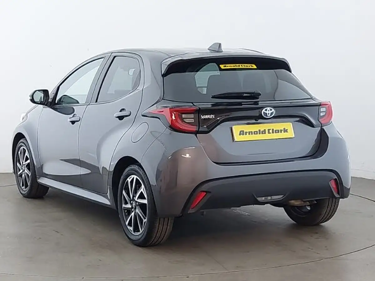 2022-toyota-yaris-15-vvt-i-design-big-1
