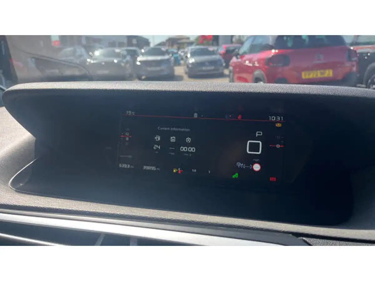 2022-citroen-grand-c4-spacetourer-12-puretech-shine-eat8-big-17