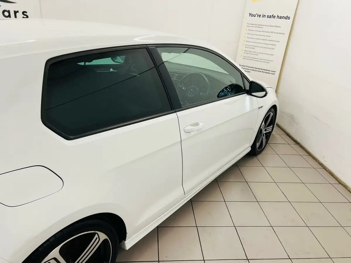 2016-volkswagen-golf-20-tsi-r-4motion-bmt-ss-hatchback-3d-dsg-big-9