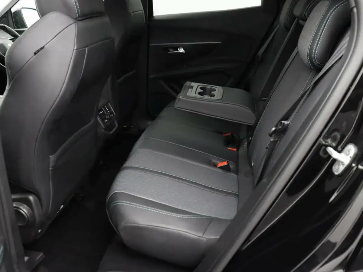 2022-peugeot-3008-suv-12-puretech-allure-big-16