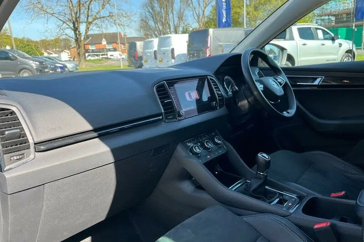 2022-skoda-karoq-15-tsi-se-l-big-17