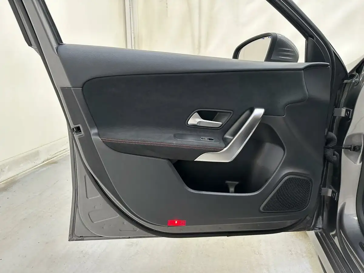 2020-mercedes-benz-a-class-13-a200-amg-line-hatchback-5d-big-30