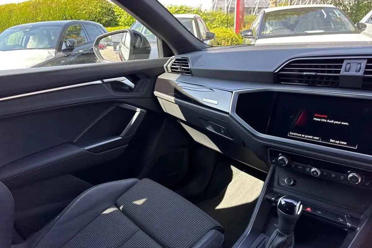 2022-audi-q3-15-35-tfsi-black-edition-cod-sportback-s-tronic-big-19