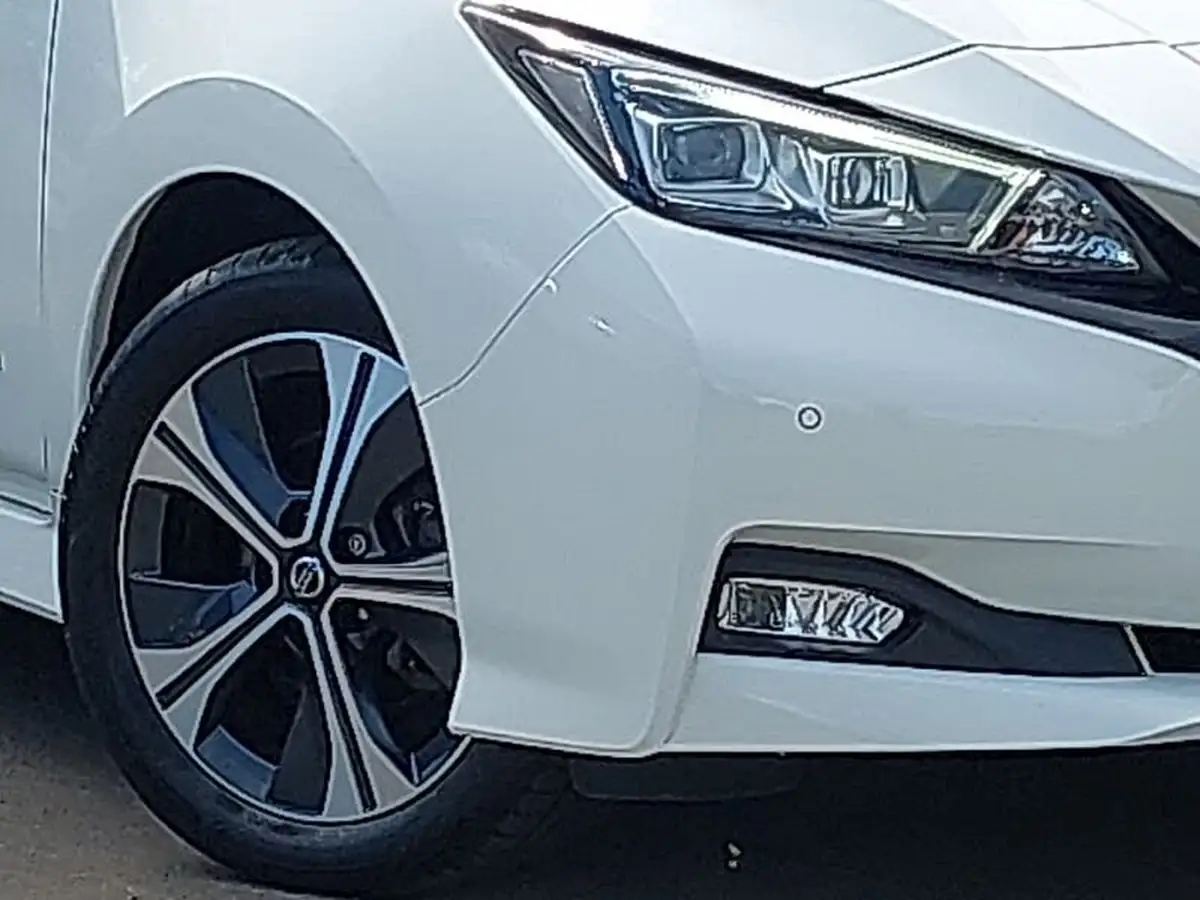 2020-nissan-leaf-e-tekna-big-8