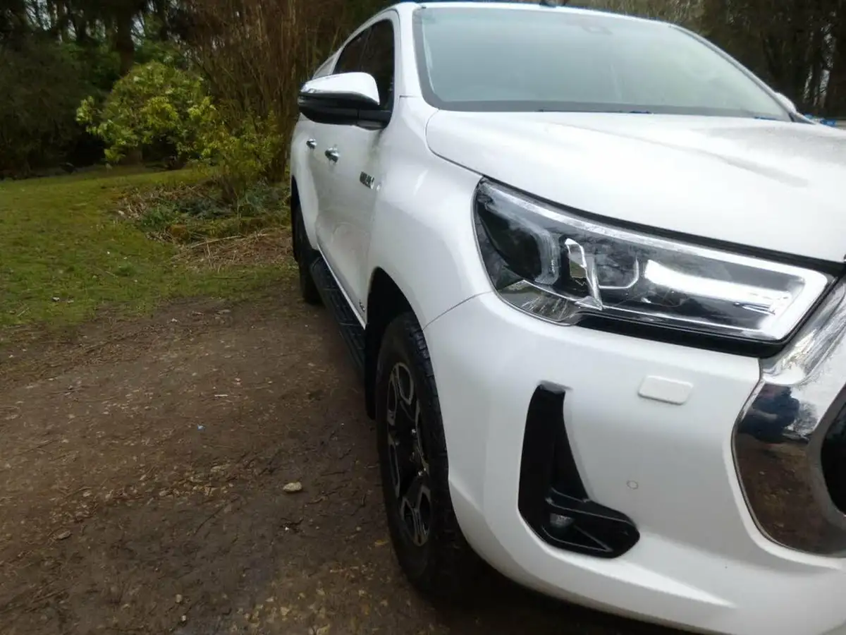 2021-toyota-hi-lux-24d-4d-invincible-150hpeu6d-big-9