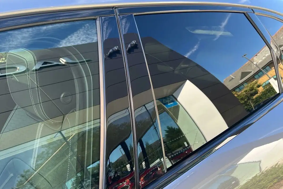 2024-jaguar-f-pace-20-p400e-r-dynamic-hse-black-90th-anniversary-edition-big-24