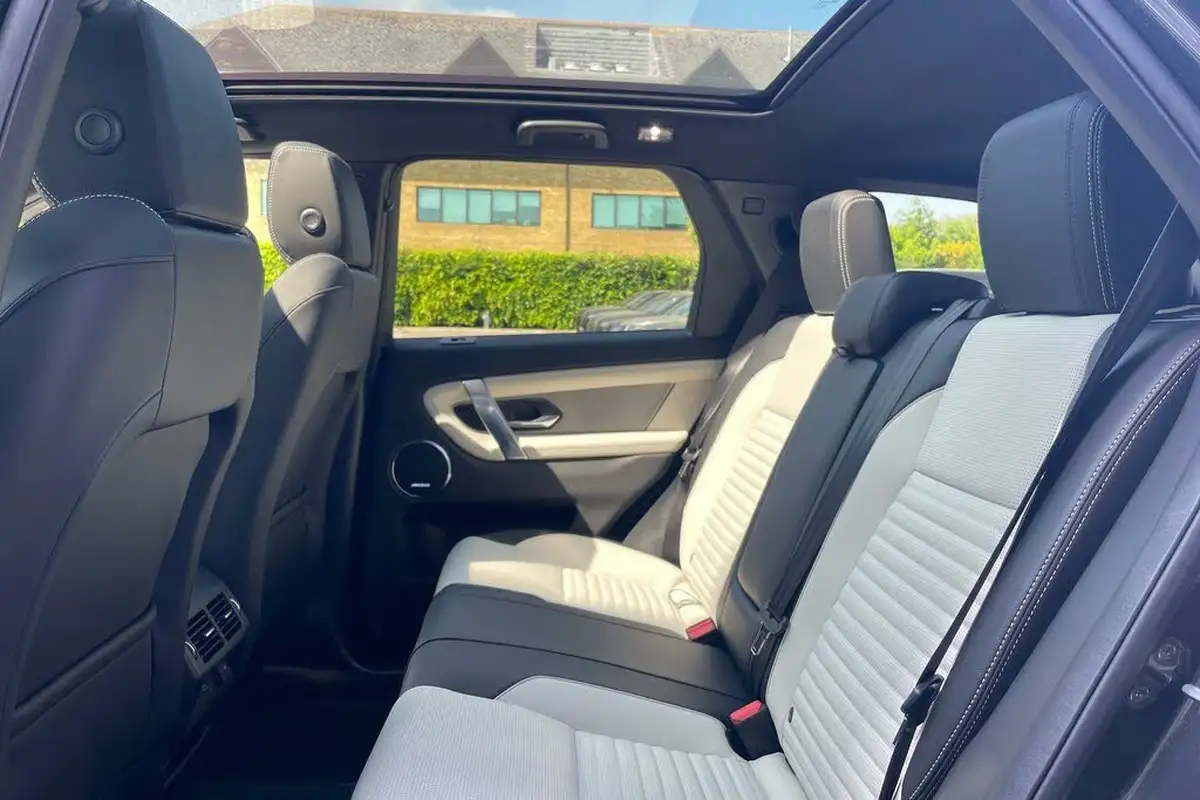 2024-land-rover-discovery-sport-15-p270e-dynamic-se-big-46