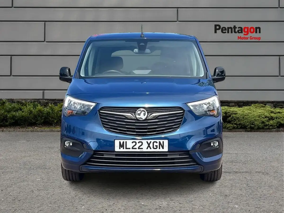 2022-vauxhall-combo-life-15-se-100ps-big-15