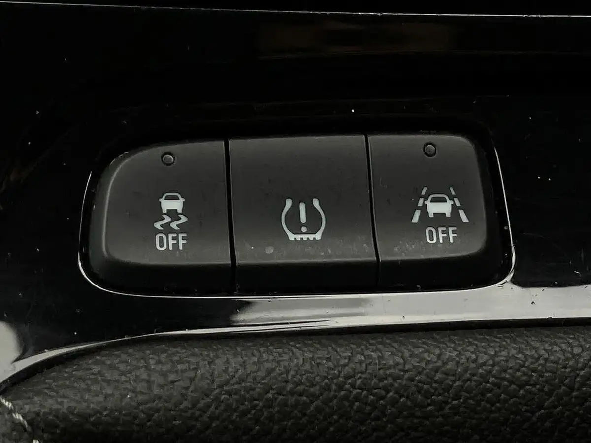 2018-vauxhall-grandland-x-15td-sport-nav-big-33