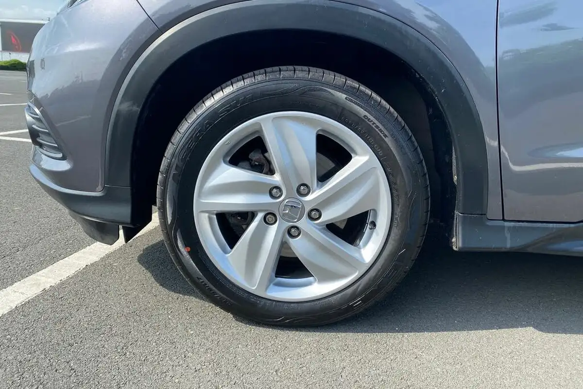 2019-honda-hr-v-15-i-vtec-se-cvt-big-8