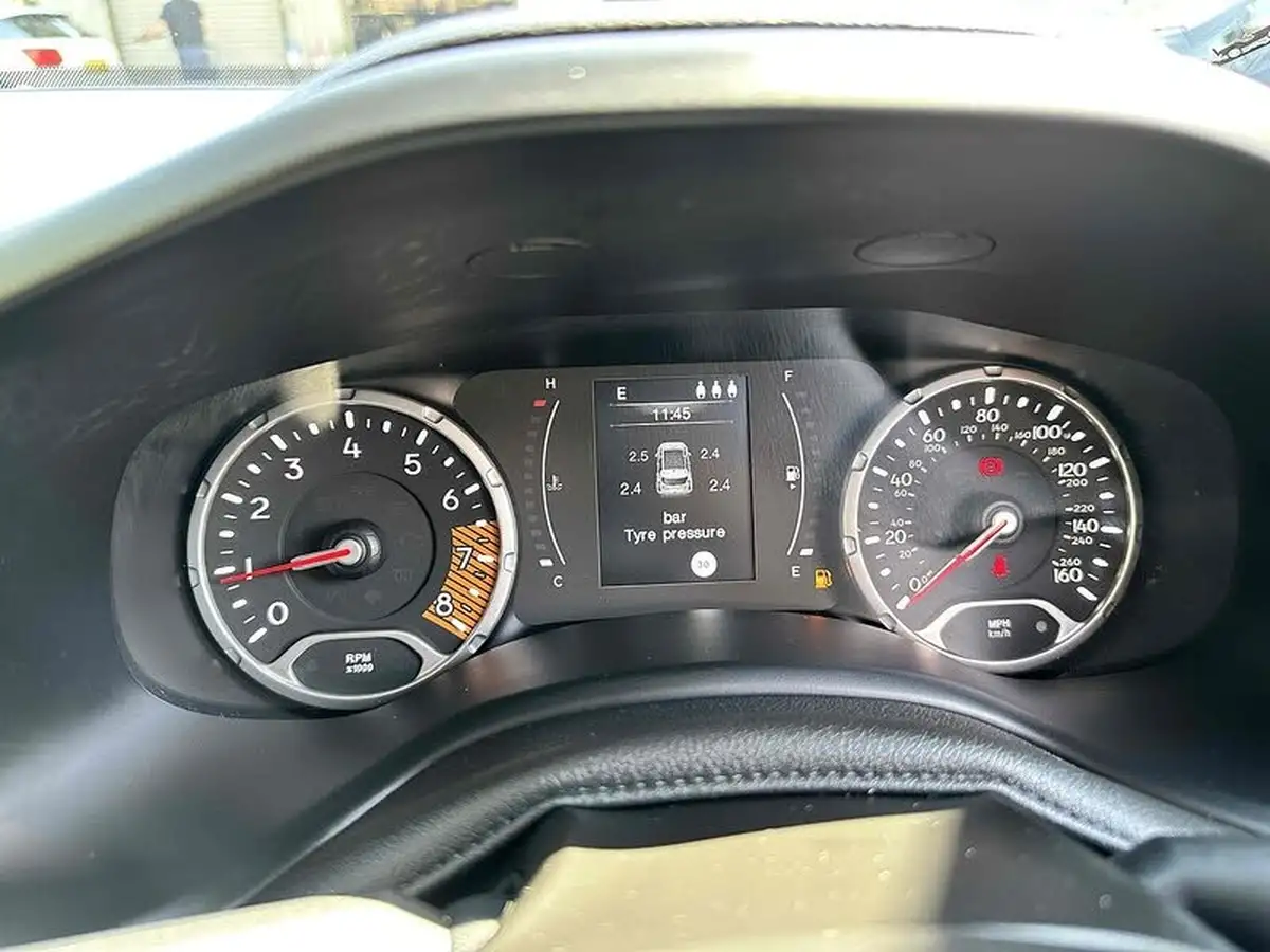 2021-jeep-renegade-10-gse-night-eagle-big-39