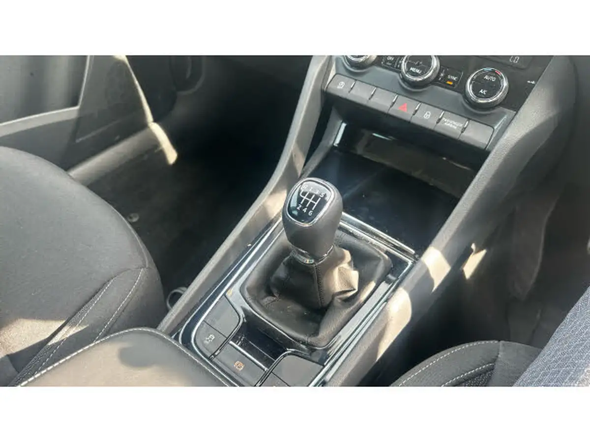 2025-skoda-karoq-10-tsi-se-drive-116ps-big-13