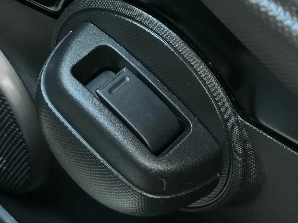 2012-toyota-aygo-10-aygo-fire-5d-big-20