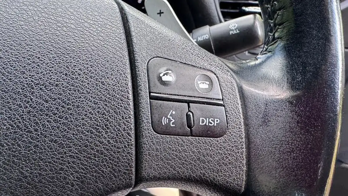 2008-lexus-is-250-25-se-auto-big-17