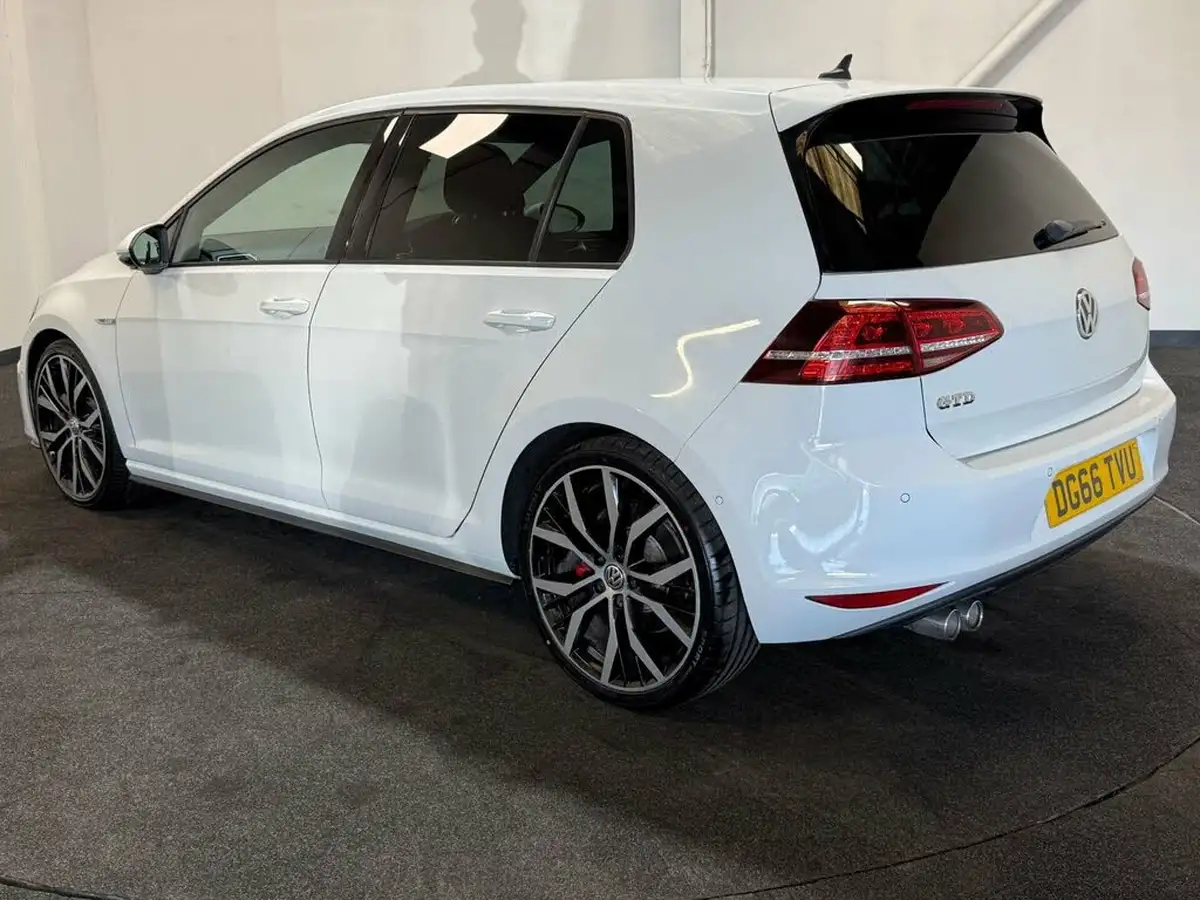 2016-volkswagen-golf-20tdi-gtd-bmt-hatchback-5d-dsg-big-2