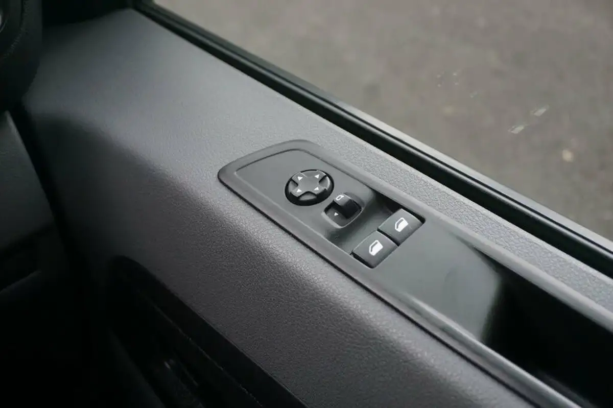 2022-vauxhall-vivaro-life-e-combi-l-big-24