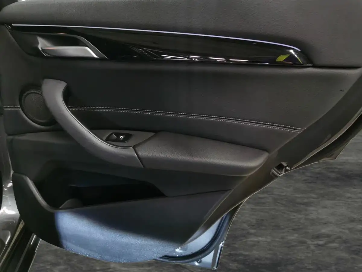2020-bmw-x1-15-xdrive-25e-phev-sport-big-28