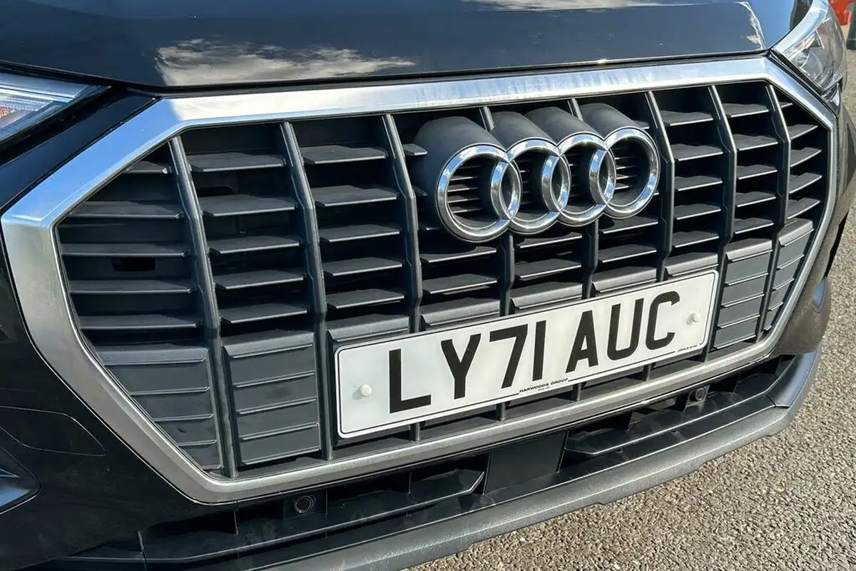 2022-audi-q3-15-35-tfsi-technik-cod-s-tronic-big-50