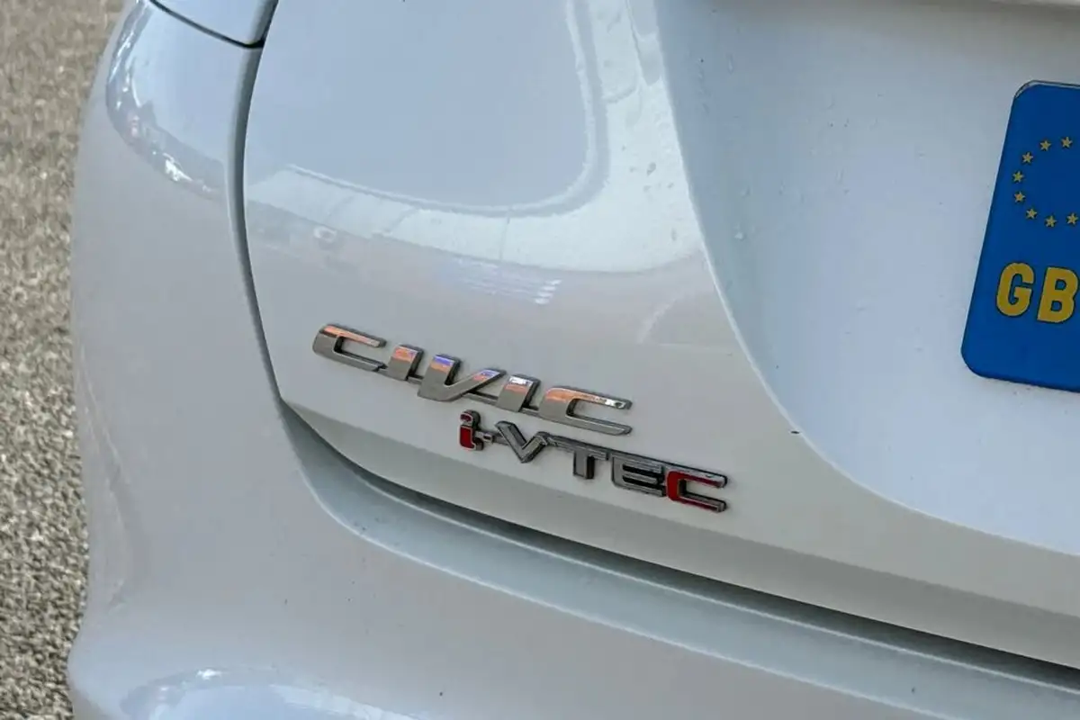 2013-honda-civic-18-se-big-28