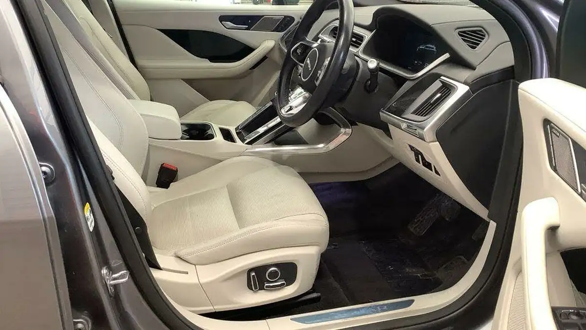 2021-jaguar-i-pace-ev400-black-big-7