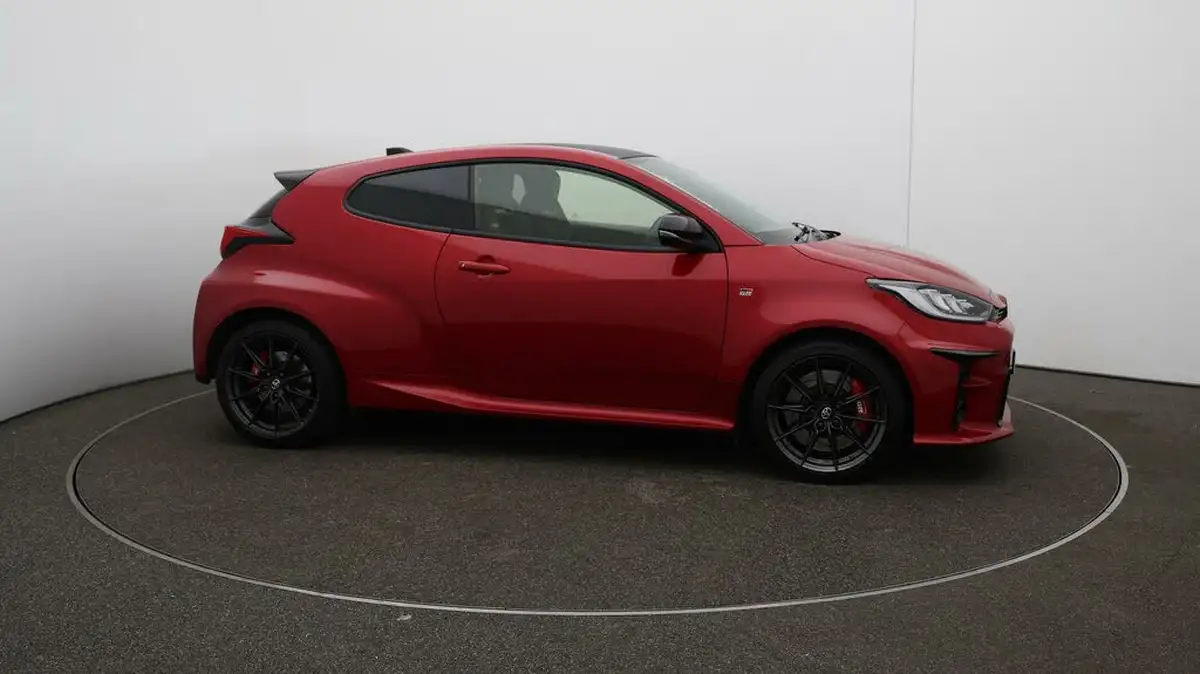 2022-toyota-yaris-16-gr-circuit-pack-big-42