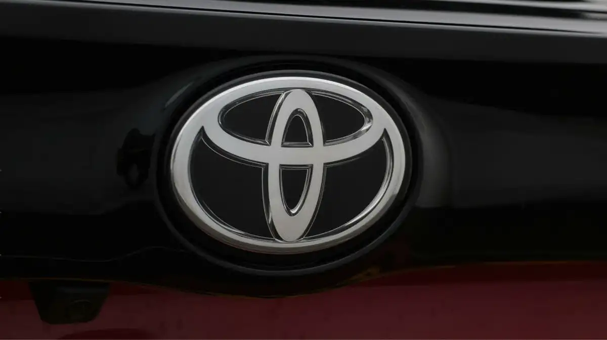 2022-toyota-yaris-16-gr-circuit-pack-big-21