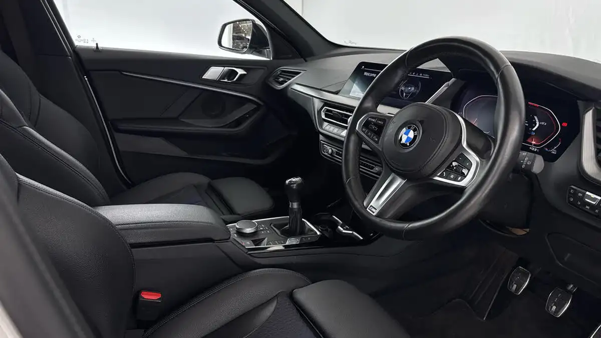 2022-bmw-1-series-15-118i-m-sport-lcp-big-9