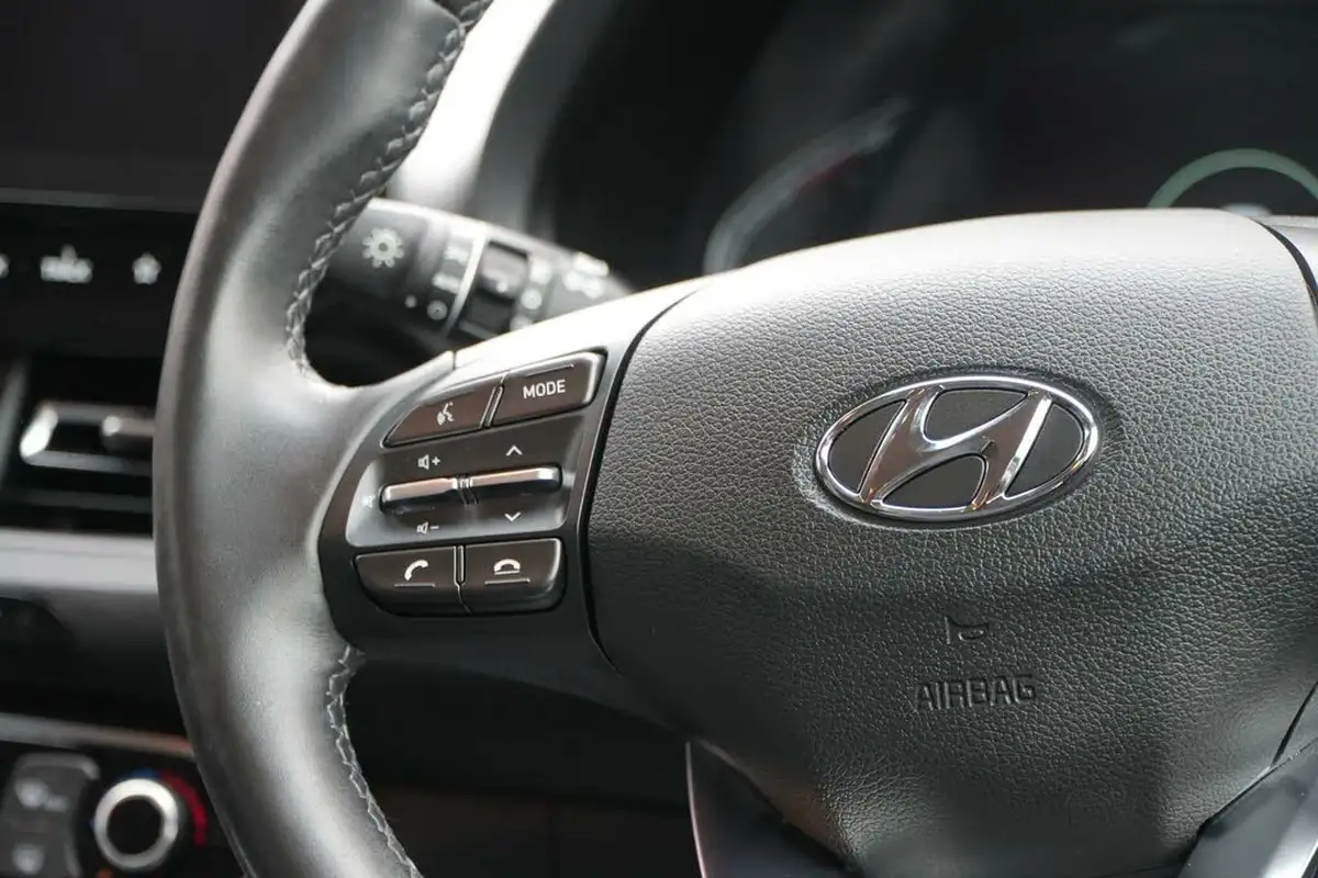 2023-hyundai-i30-10-t-gdi-premium-hatchback-big-23