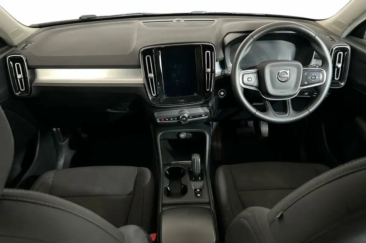 2020-volvo-xc40-20td-d3-momentum-geartronic-big-9