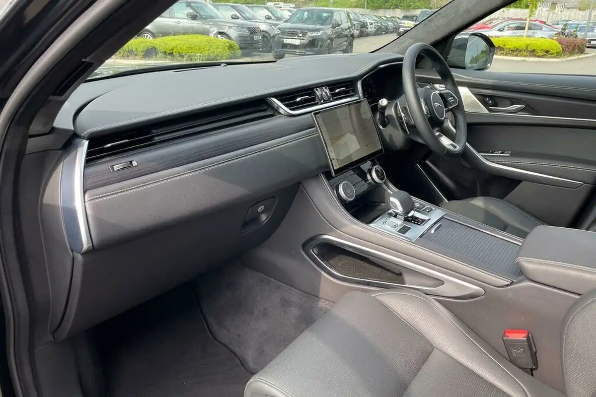 2024-jaguar-f-pace-20-p400e-r-dynamic-hse-black-90th-anniversary-edition-big-50