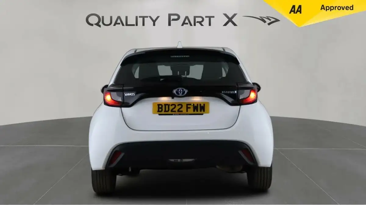 2022-toyota-yaris-15-vvt-i-icon-big-5