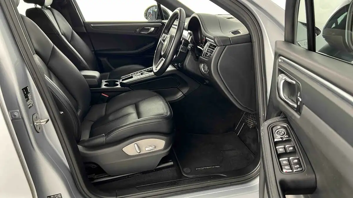 2019-porsche-macan-20-big-18