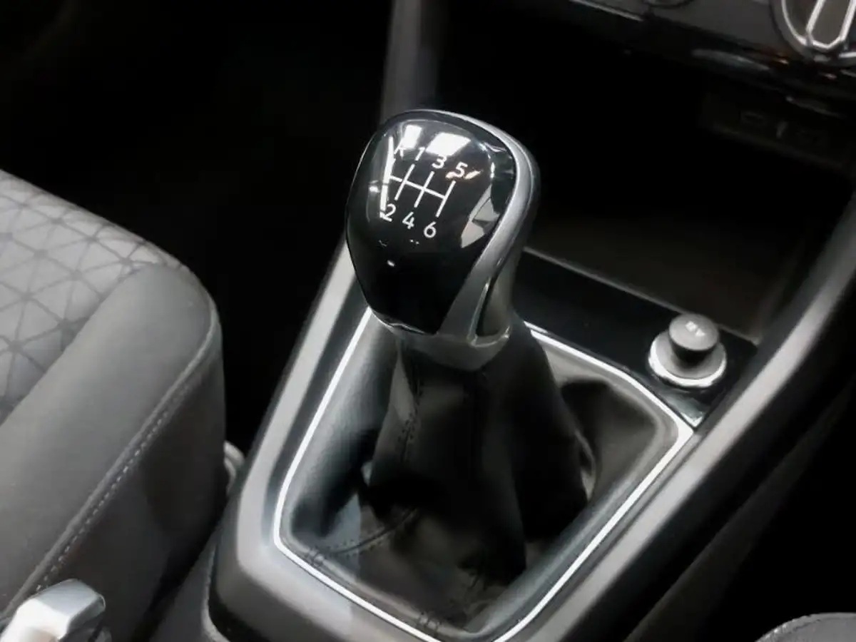 2022-volkswagen-t-cross-10-tsi-se-110ps-big-11