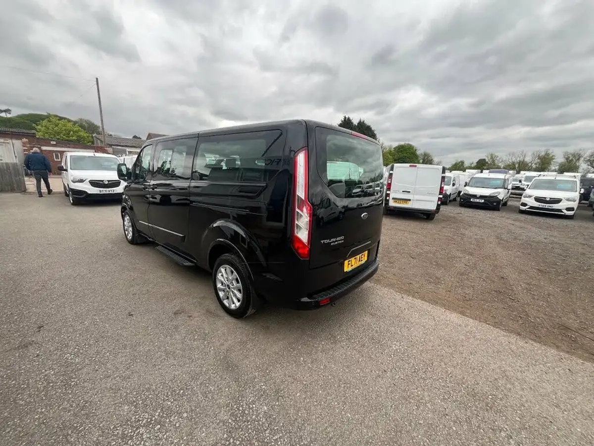 2021-ford-tourneo-custom-20tdci-320-l1-zetec-130pseu6dt-auto-big-5