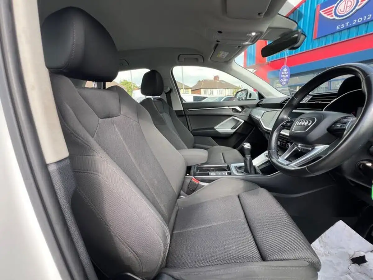 2020-audi-q3-15-35-tfsi-sport-cod-station-wagon-1498cc-big-41