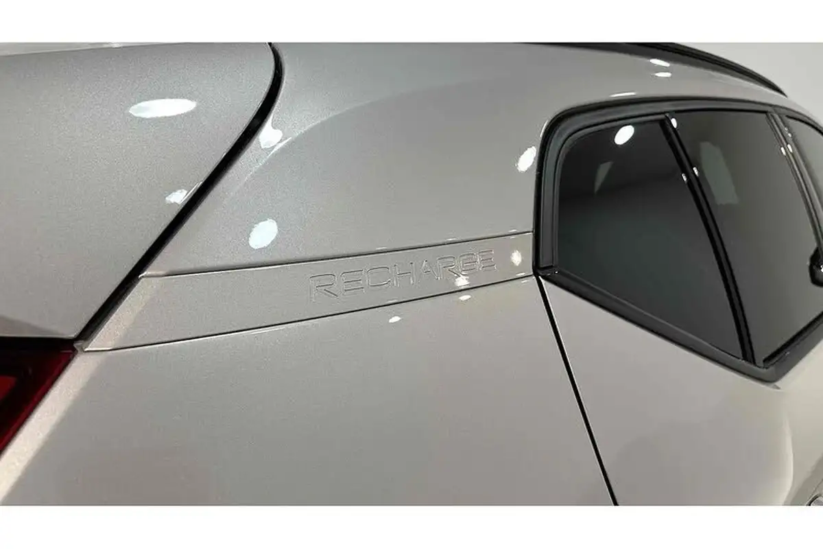 2023-volvo-xc40-e-twin-recharge-core-big-13