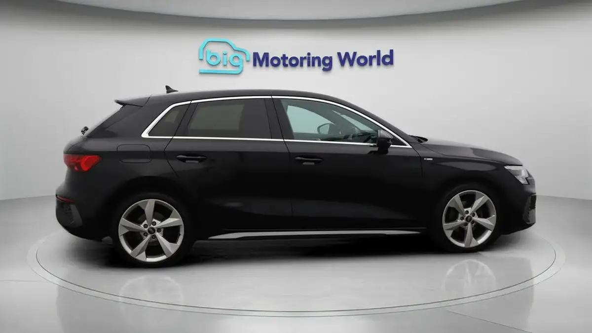 2023-audi-a3-15-35-tfsi-s-line-sportback-5d-big-8
