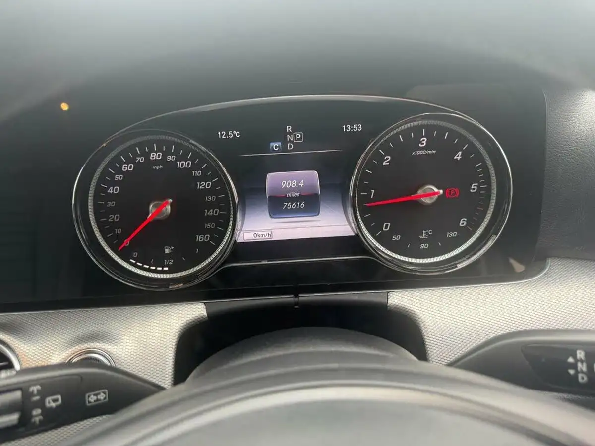 2017-mercedes-benz-e-class-20d-e220d-se-ss-estate-5d-big-38
