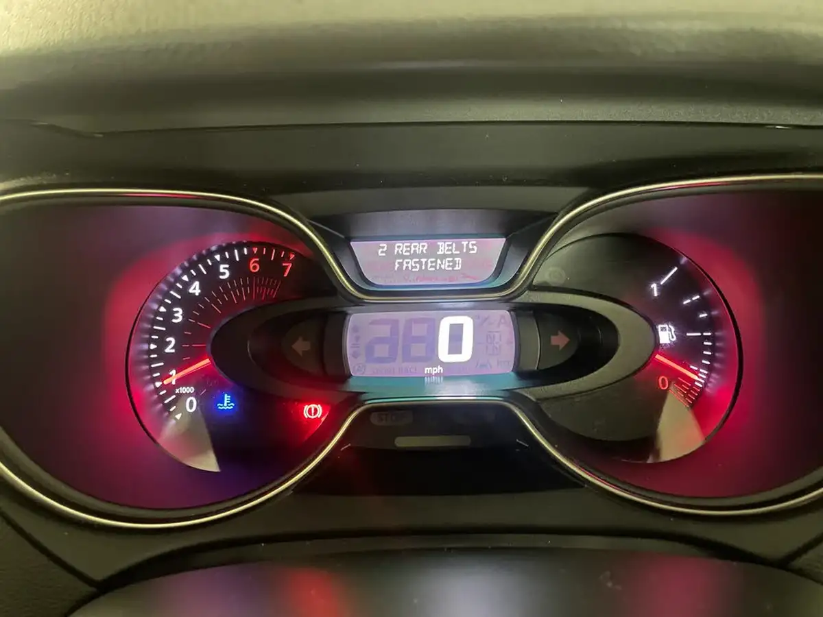 2019-renault-captur-09-tce-iconic-big-20
