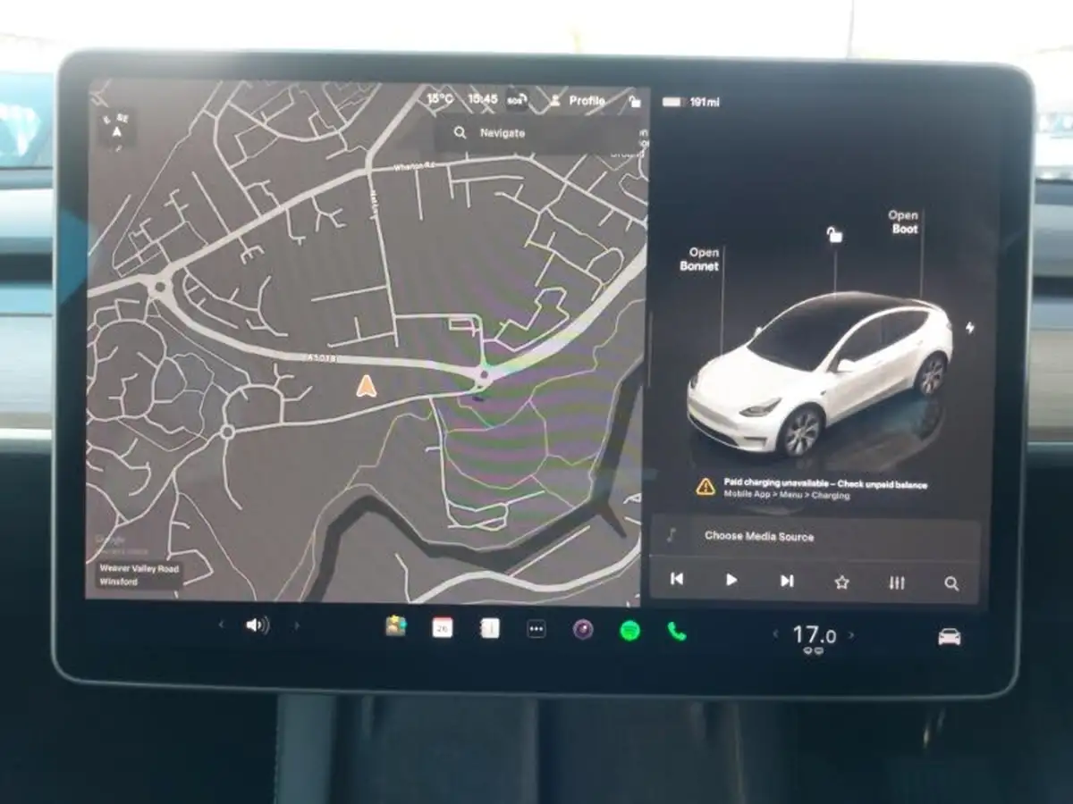 2023-tesla-model-y-e-rwd-big-10