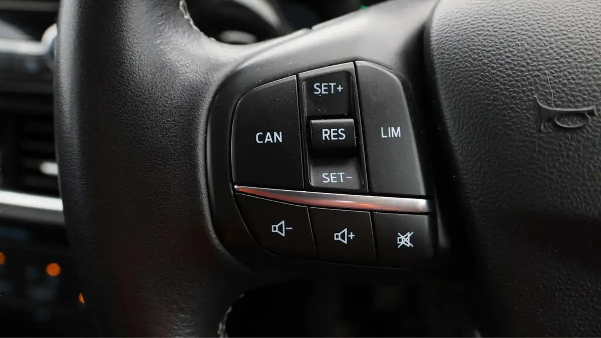 2018-ford-fiesta-11-ti-vct-zetec-5d-big-36