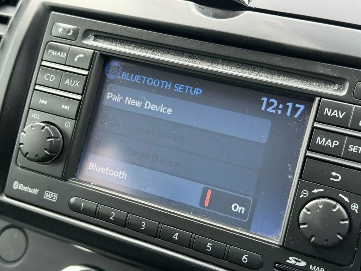 2011-nissan-note-14-n-tec-big-38