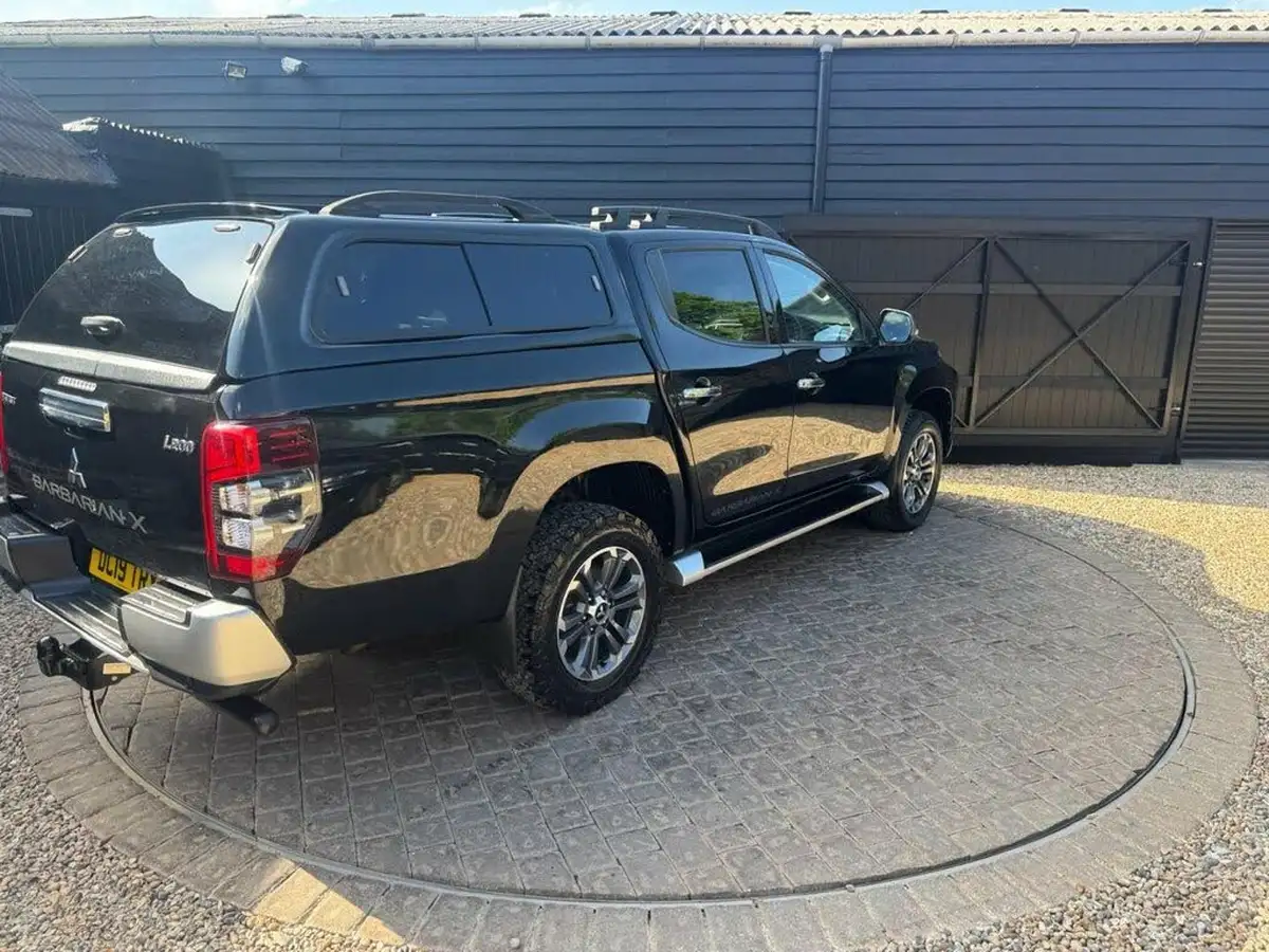 2019-mitsubishi-l200-22di-d-barbarian-x-big-6
